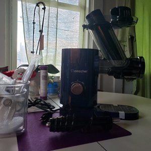 Slow Masticating Juicer Cold Press Slow Juicer By AMZCHEF/Brand new NO BOX